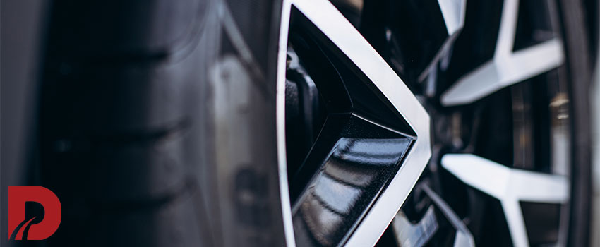 نمای نزدیک از لاستیک و رینگ آن