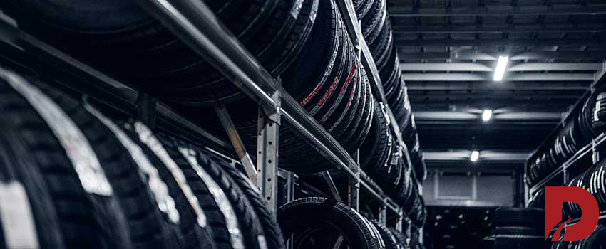 نمایی از درون یک انبار لاستیک